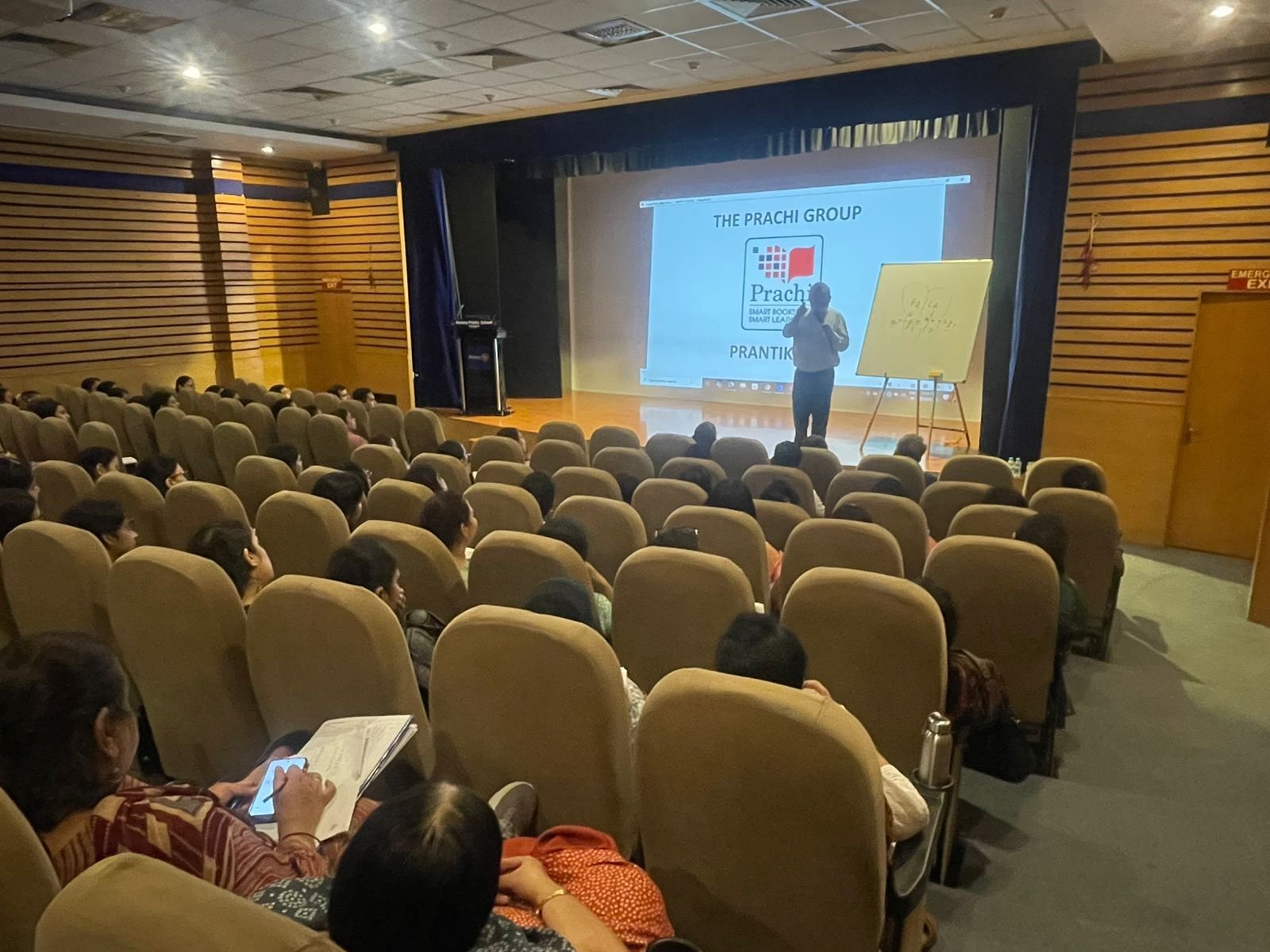 Workshop on “Happy Classroom” for All Faculty Members